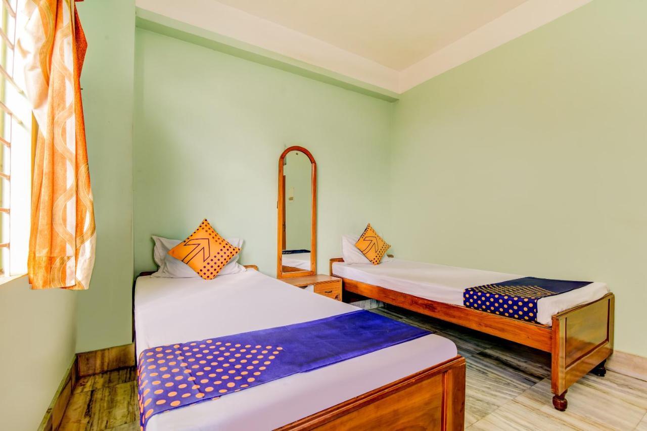 Oyo 63538 Hotel Lotus 1 Khanapara Exterior photo
