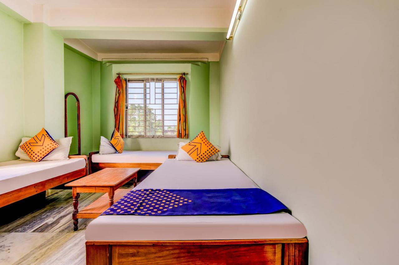 Oyo 63538 Hotel Lotus 1 Khanapara Room photo