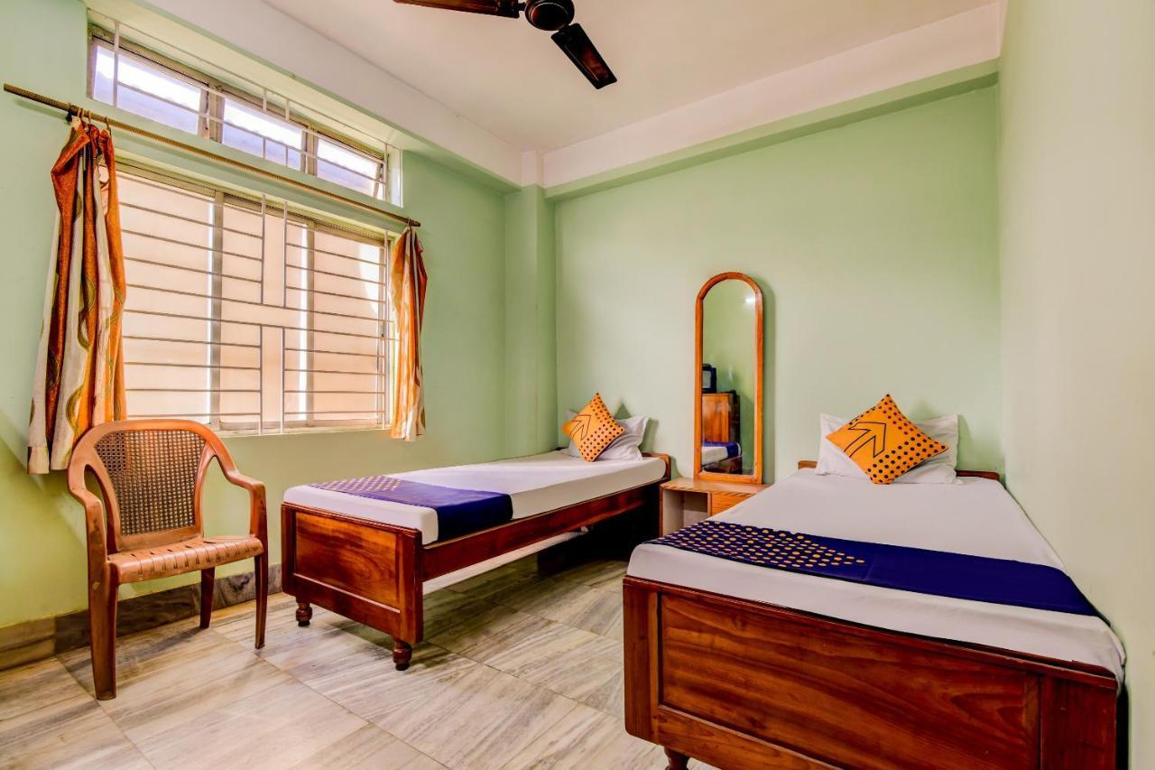 Oyo 63538 Hotel Lotus 1 Khanapara Room photo