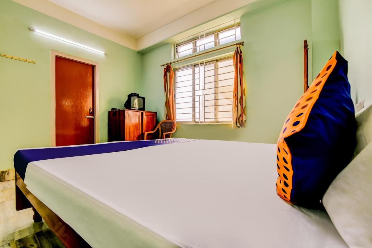 Oyo 63538 Hotel Lotus 1 Khanapara Room photo